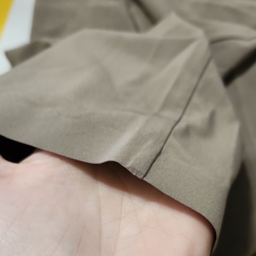 Athleta Women's Tan Pants - Picture 9 of 9